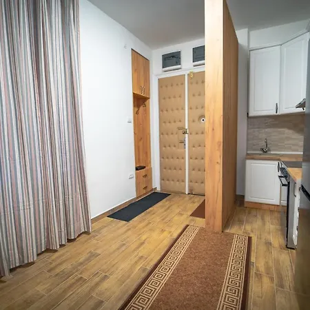 Botanical9, Centre, 2 Bedroom *
